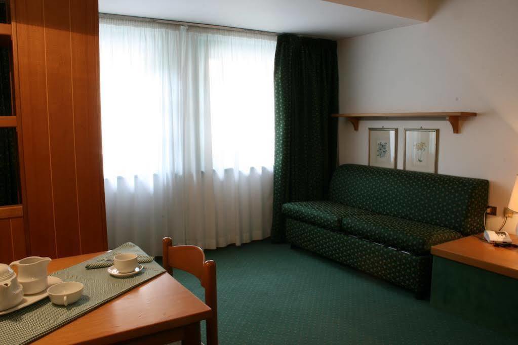 Residence Hotel Sport Campiglio Madonna Esterno foto